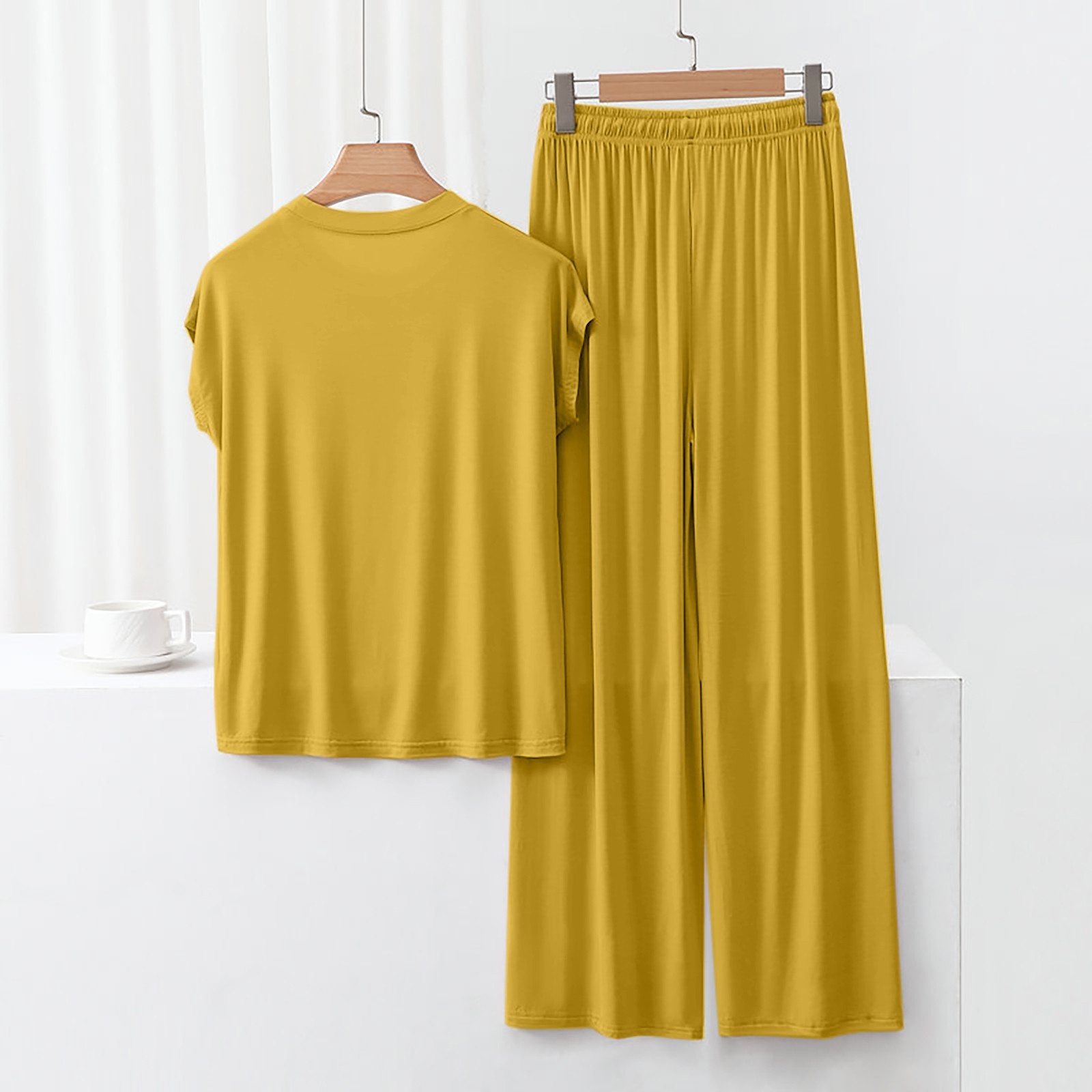 thumbnail image 4 of Conjunto de pijama holgado para mujer: camiseta de manga corta y pantalones con cordón, poliéster y spandex, para todas las estaciones, tallas M-XXL., 4 of 7